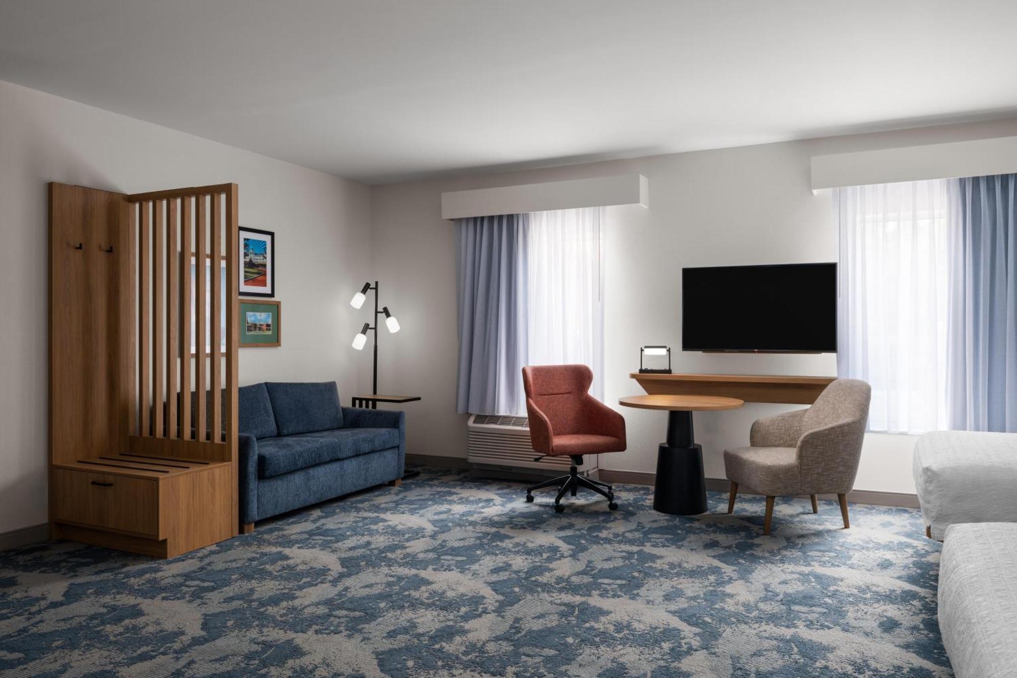Queen Suite with Two Queen Beds - Non-Smoking